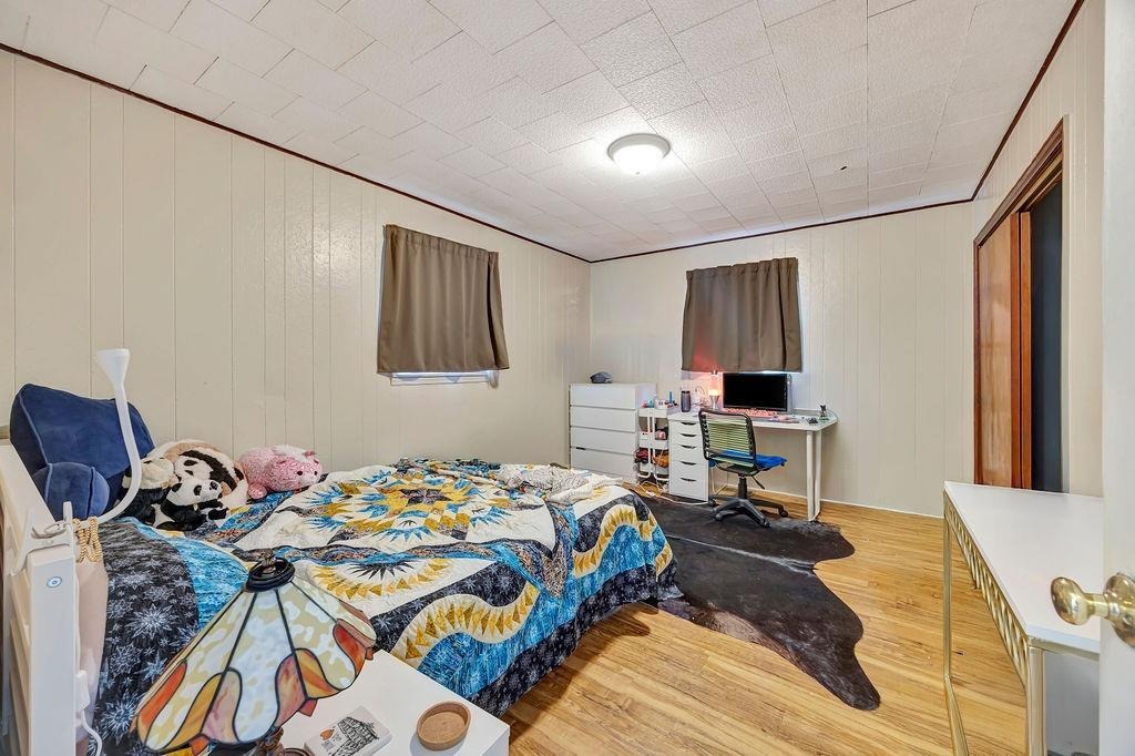 118 Bedroom 