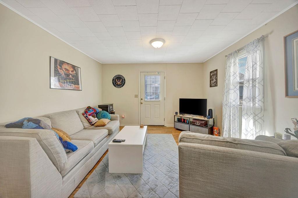 118 Livingroom 