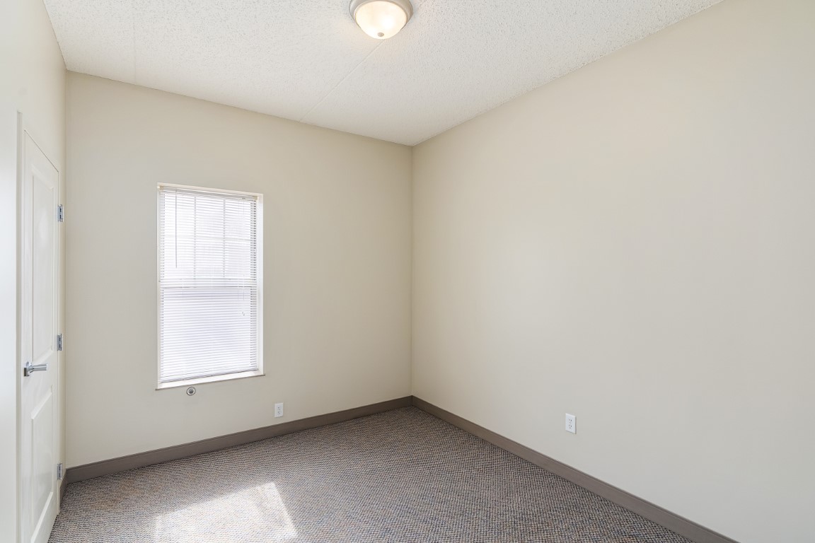 11 W Church 2B-03590